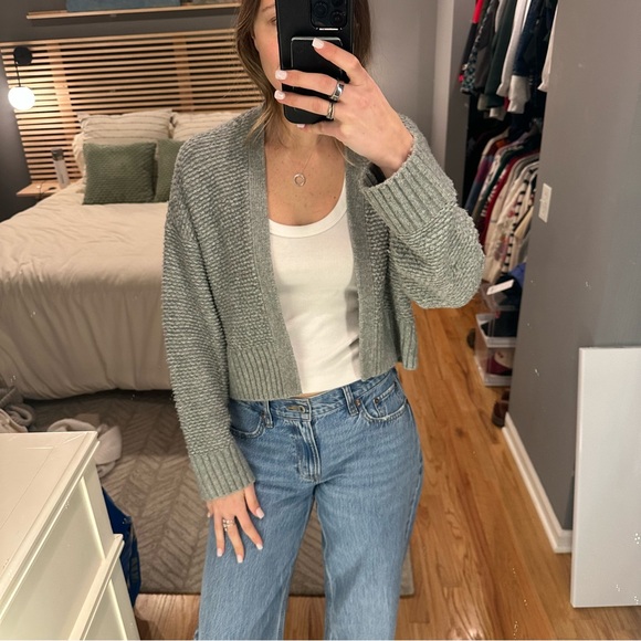 Abercrombie & Fitch Textured Gray Cardigan - Picture 2 of 7